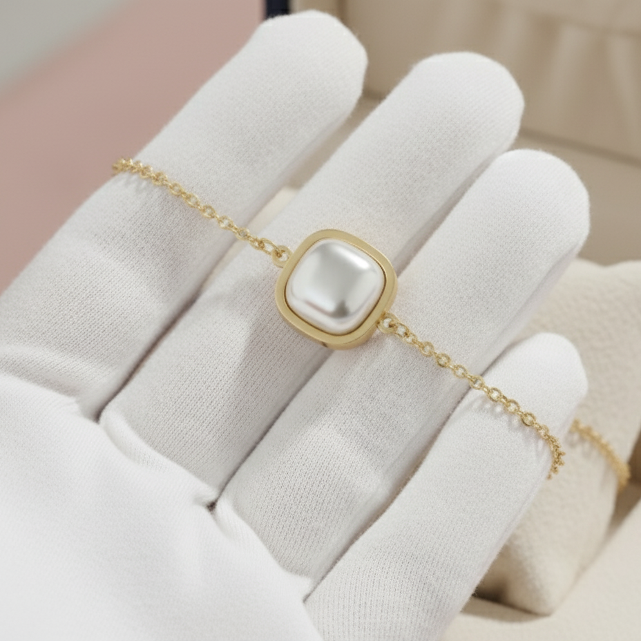 The Noir Square Bracelet