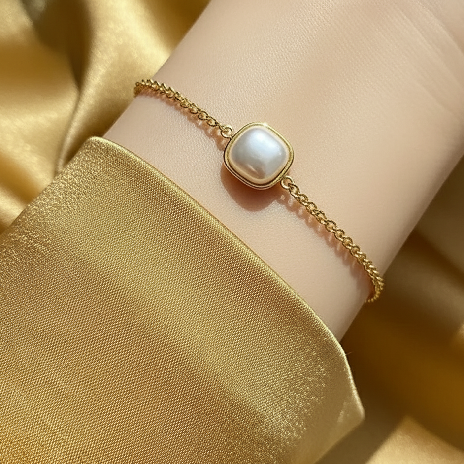 The Noir Square Bracelet