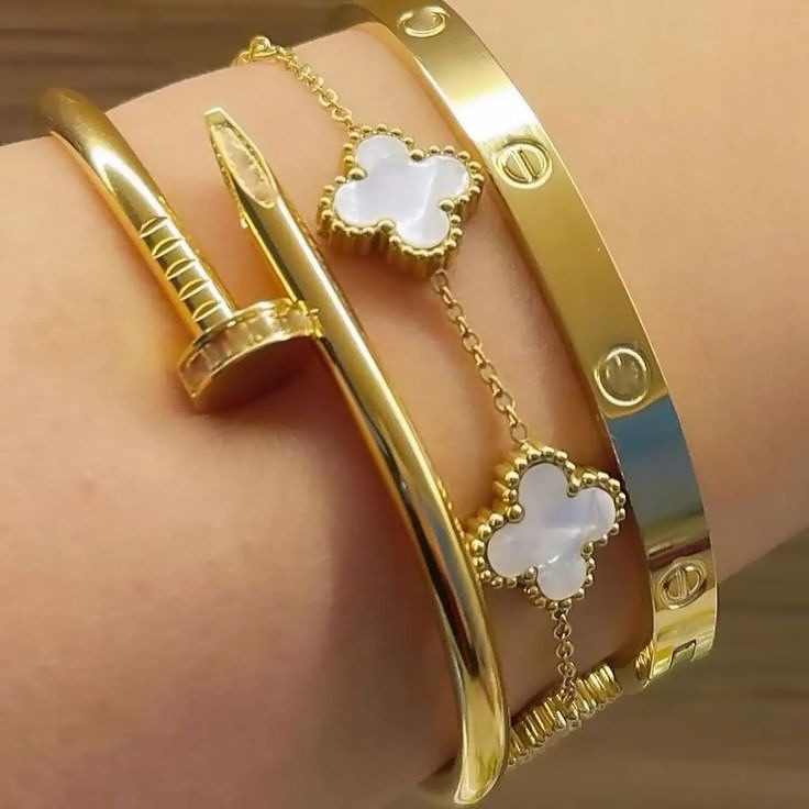 Luxury White - Clover Stack (Set-of-3)