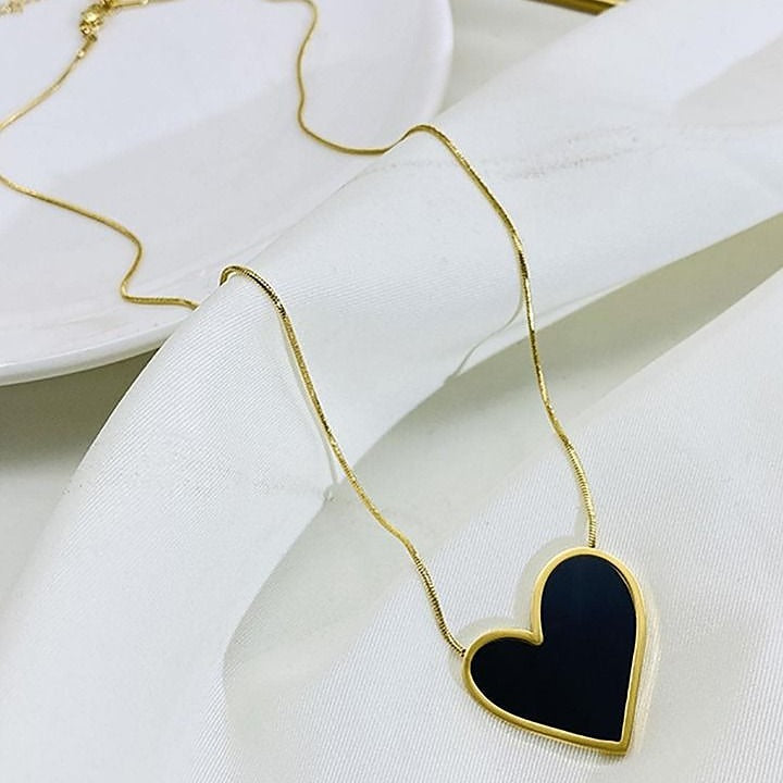 Black Heart Pendant Necklace